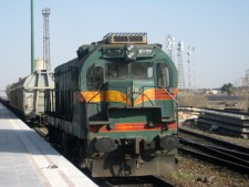 EMD 16-645 at Kashan station